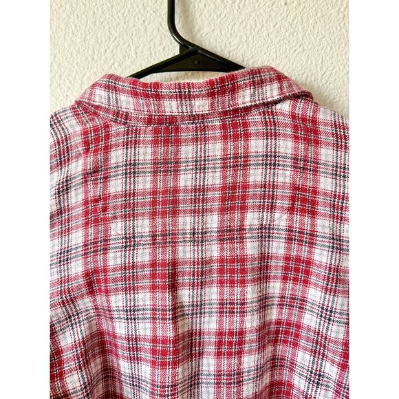 Vintage Y2K Woolrich Women's Red Flannel Button Down Long Sleeve Shirt - Large - Picture 4 of 6